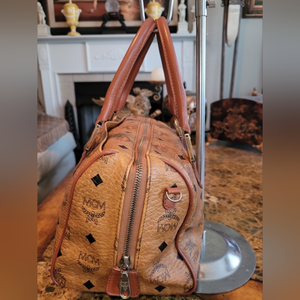 MCM Congac Boston Bag Leather Handbag With Crossbody9 - Picture 4 of 13
